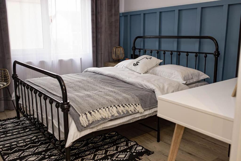 Blue Moon. Cozy Apartment Near Iulius Mall Клуж-Напока Екстериор снимка