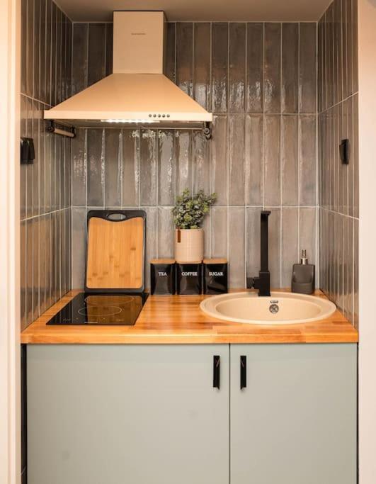 Blue Moon. Cozy Apartment Near Iulius Mall Клуж-Напока Екстериор снимка