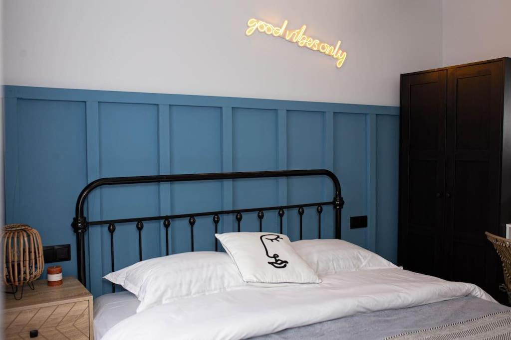 Blue Moon. Cozy Apartment Near Iulius Mall Клуж-Напока Екстериор снимка